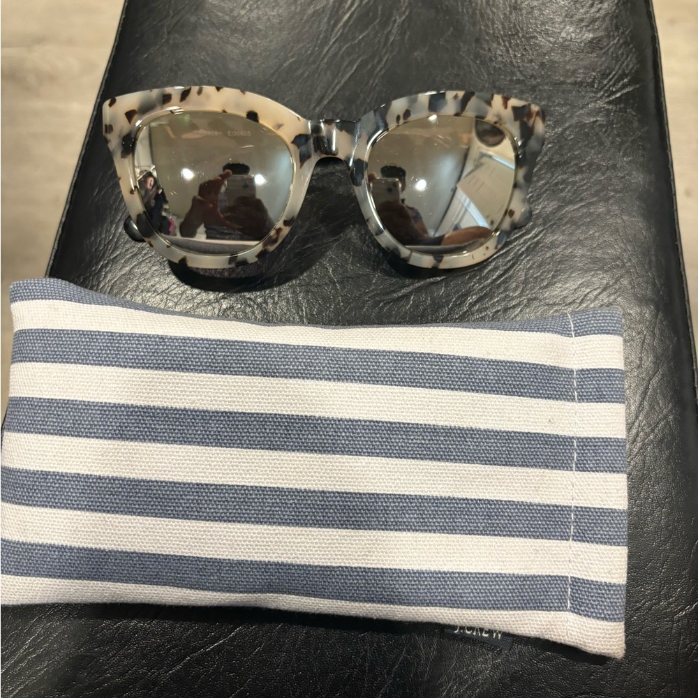Stylish Tortoiseshell Sunglasses with Striped Case